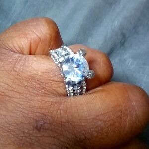 Gorgeous sparkler w  side pts CZs